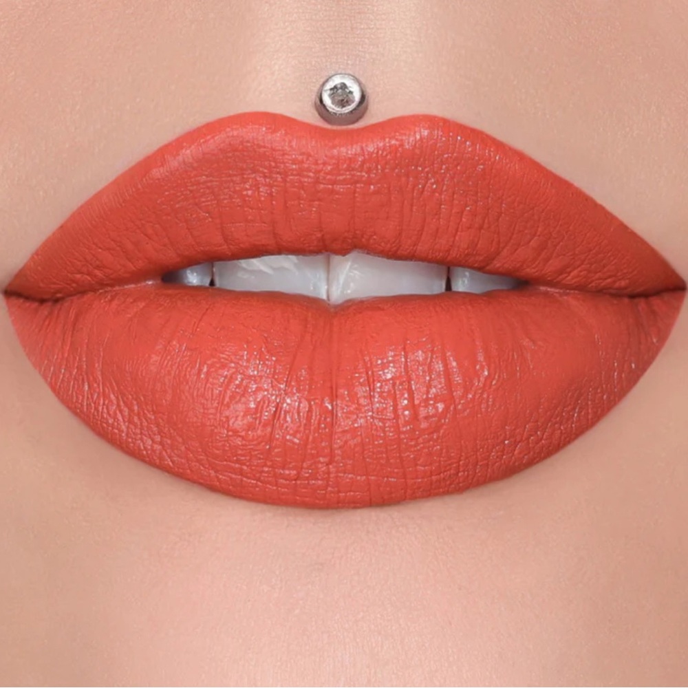 Jeffree Star Velvet Trap Lipstick in the shade Kumquat 4g NIB